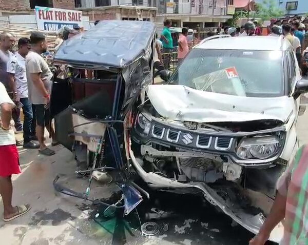 পথ দুর্ঘটনা, কাঠগড়ায় পুলিস অফিসারের মেয়ে!