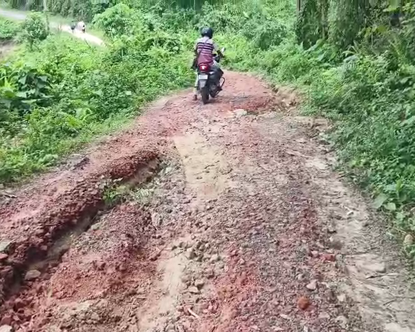 সমস্যার পাহাড় কুম্ভরাম পাড়ায়