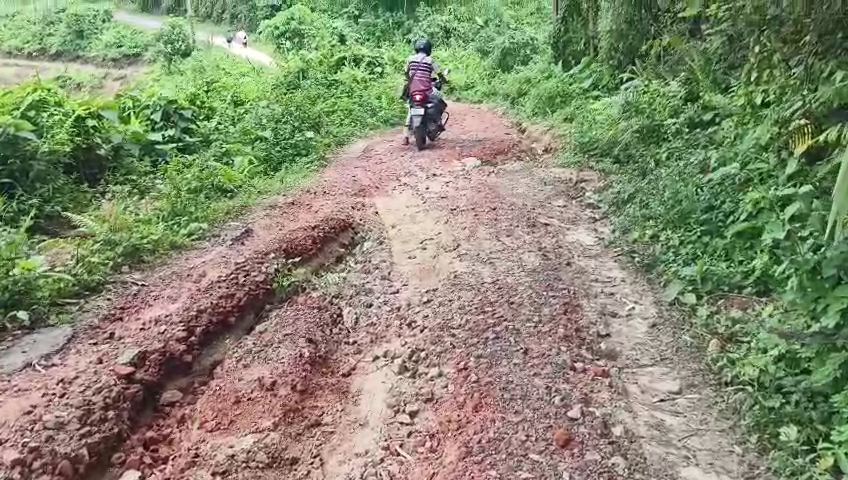 সমস্যার পাহাড় কুম্ভরাম পাড়ায়