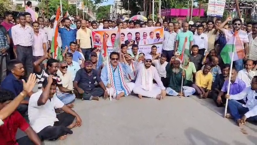 পথ অবরোধ তুমুল বিক্ষোভে উত্তাল কৈলাশহর