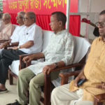 প্রকাশ্য সমাবেশ থেকে কেন্দ্র- রাজ্যের বি জে পি সরকারকে নিশানা কৃষক নেতৃত্বের !