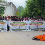 চুক্তি বাস্তবায়ন না হওয়ার অভিযোগের রাজনীতির চালে জনদুর্ভোগ আর কতদিন?