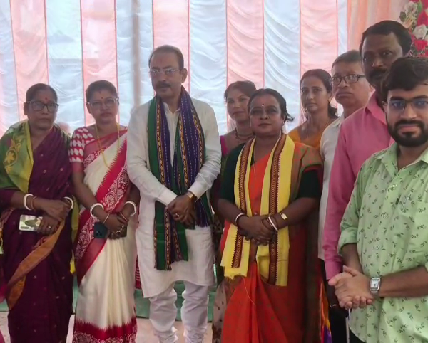 সাংসদ উন্নয়ন তহবিলের অর্থে ভিত্তিপ্রস্থর স্থাপন…………