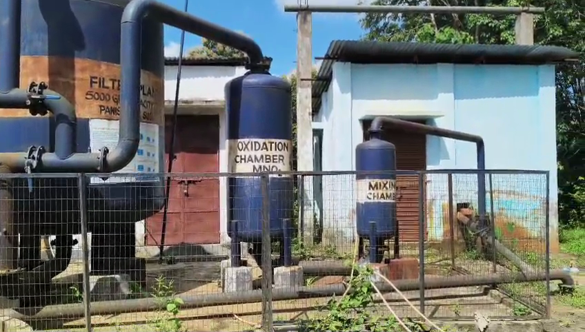 মিলছে না জল,ক্ষুব্ধ মহিলারা দিল তালা পাম্প হাউসের গেটে!