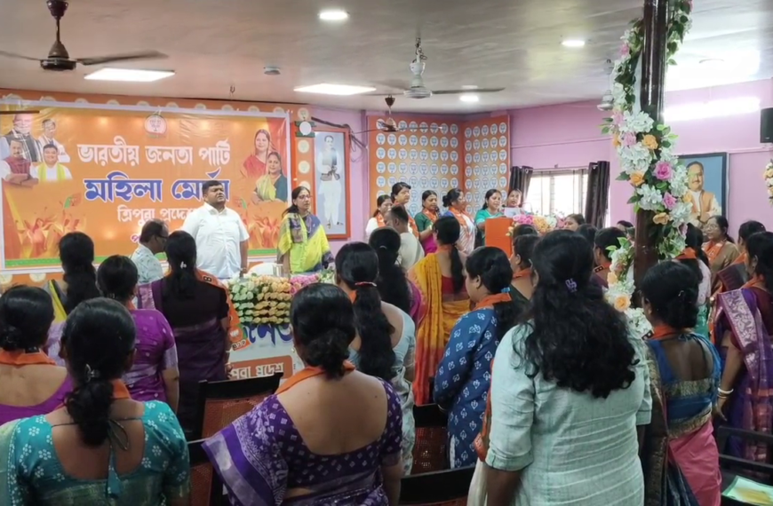 ২৮’এ বি জে পি সরকার প্রতিষ্ঠার ক্ষেত্রে মহিলা মোর্চা-কে ভূমিকা নেওয়ার বার্তা অভিষেকের