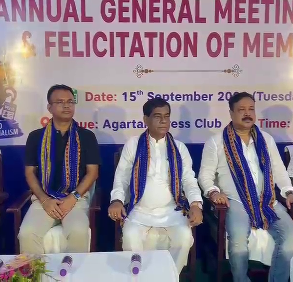 চিত্র সাংবাদিকদের কাজটা পরিশ্রম এবং ঝুঁকির—মেয়র