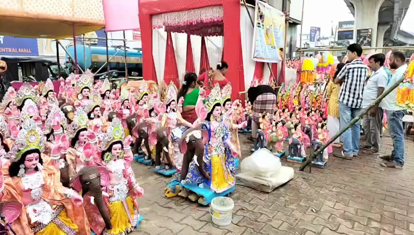 মূল্যবৃদ্ধির আঁচ পড়লনা দেবশিল্পীর বাজারে!
