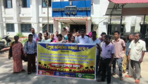 তিন অধিকর্তার সকাশে অনিয়মিত কর্মচারীরা