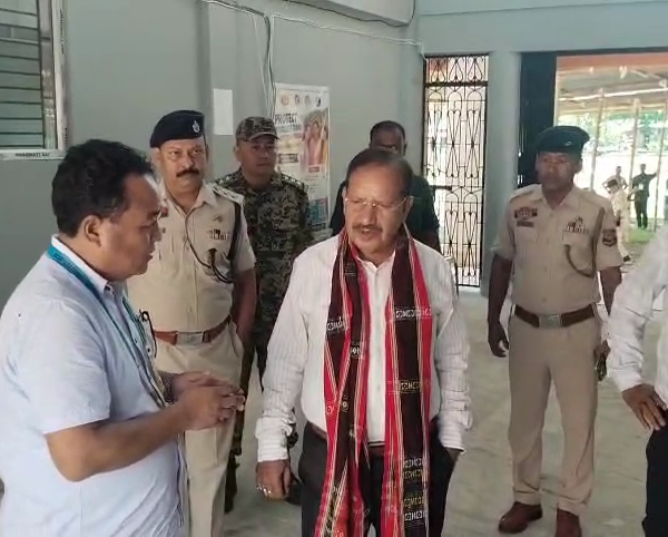 তুলাশিখর-পদ্মবিল ব্লক পরিদর্শনে নির্বাচন কমিশনার!