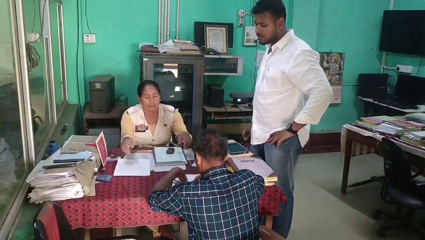 শহরে আক্রান্ত ব্যবসায়ী… ঘটনার নেপথ্যে&hellip;