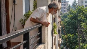 তিনতলার বারান্দায় দাঁড়িয়ে গুটখা খেয়ে পিক ফেলেছিলেন, বিদ্যুতের&hellip;