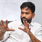 মহিলা অফিসার গিয়ে বললেন ‘চা খেতে যাবেন?’, প্রতিবাদ কর্মসূচির আগে থানায় অভিজিৎ দীপকে!