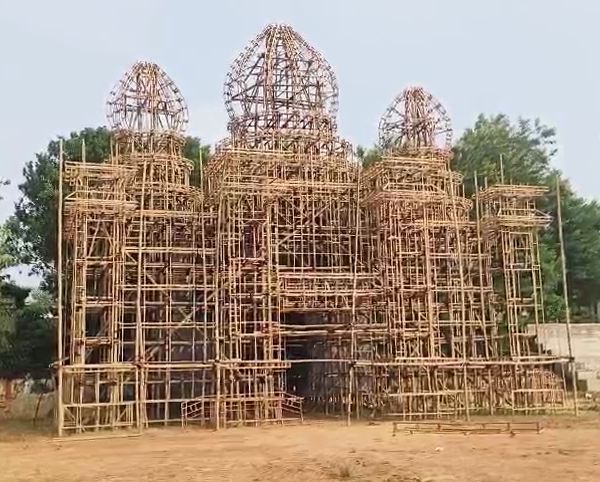 চাঁদা নিয়ে জুলুমের অভিযোগে বিক্ষোভ!