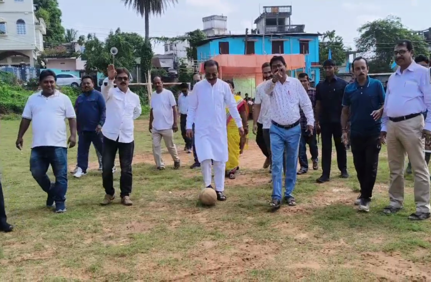 যুবদের খেলাধূলার প্রতি আকর্ষণ…