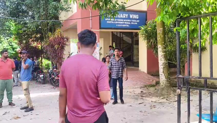 নাগরদোলায় যুবক উঠতেই একি কাণ্ড?