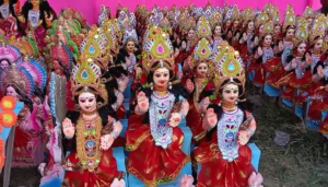 মা লক্ষ্মীর আবাহনে সরগরম খোয়াইয়ের বাজার!